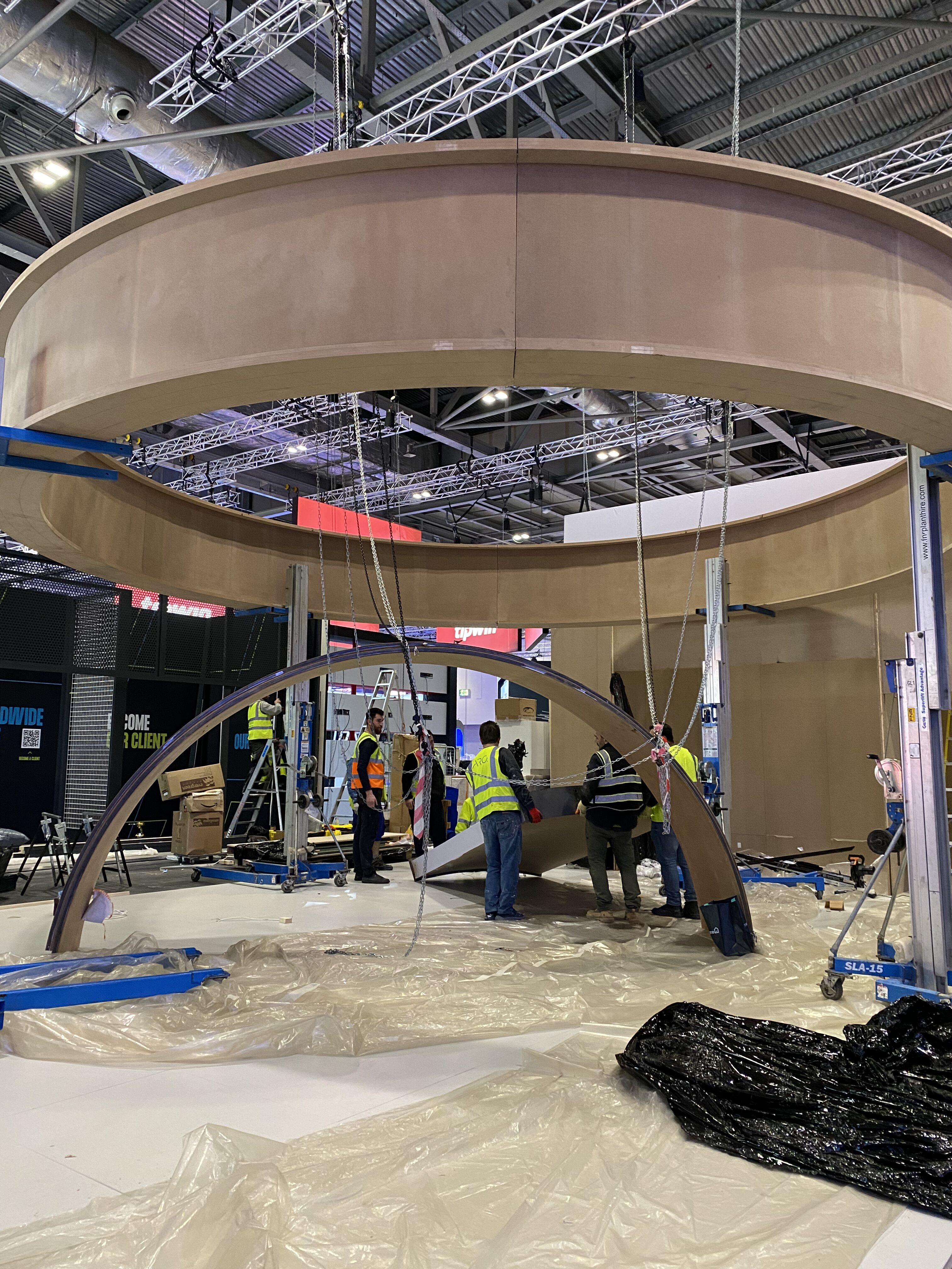 Dikey Design exhibition stand project view 152