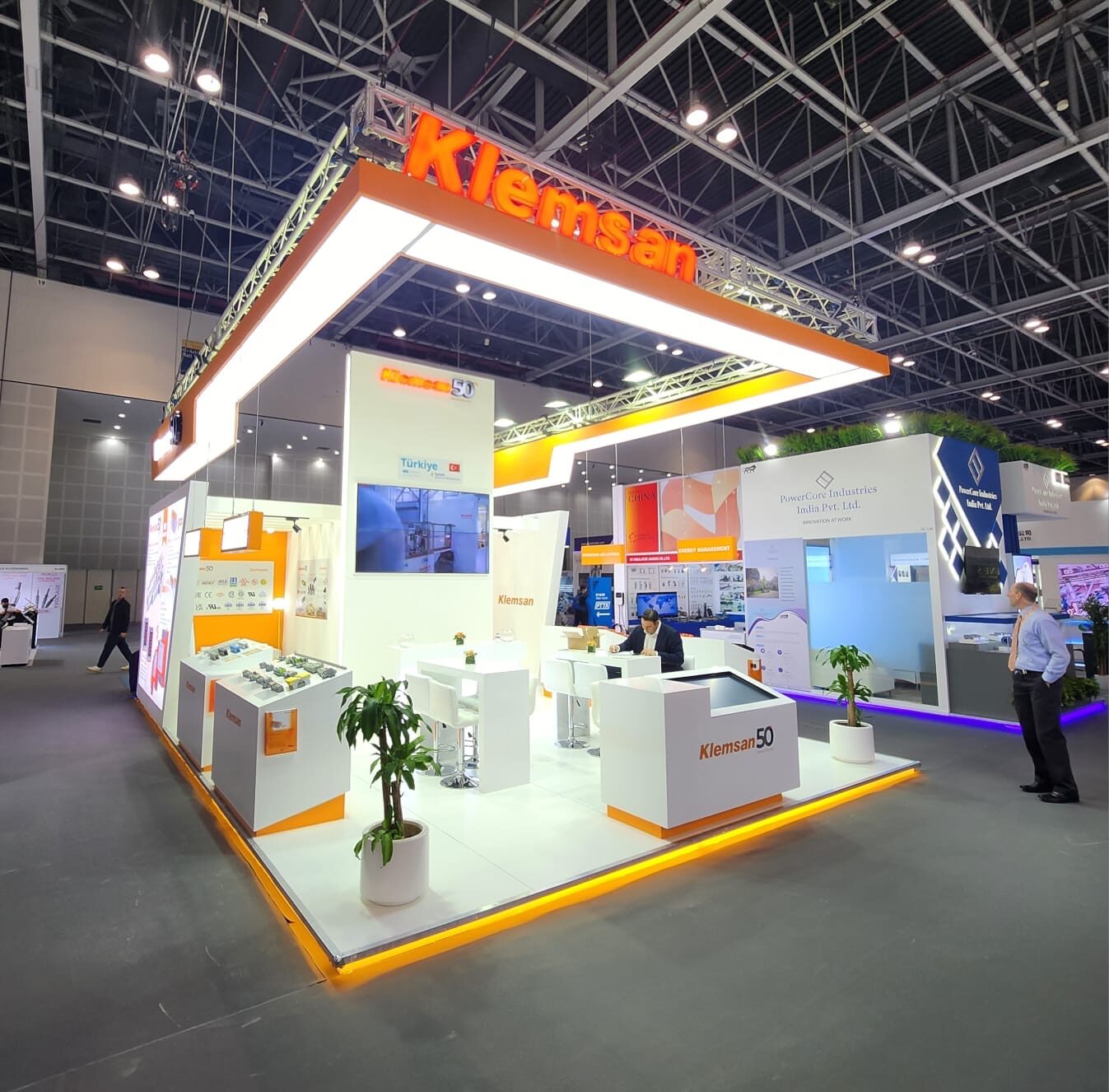 Dikey Design exhibition stand project view 128